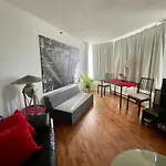Beautiful Apartment - Gorgeous View Of The City - 7 Minute Walk To Metro - Self Check In