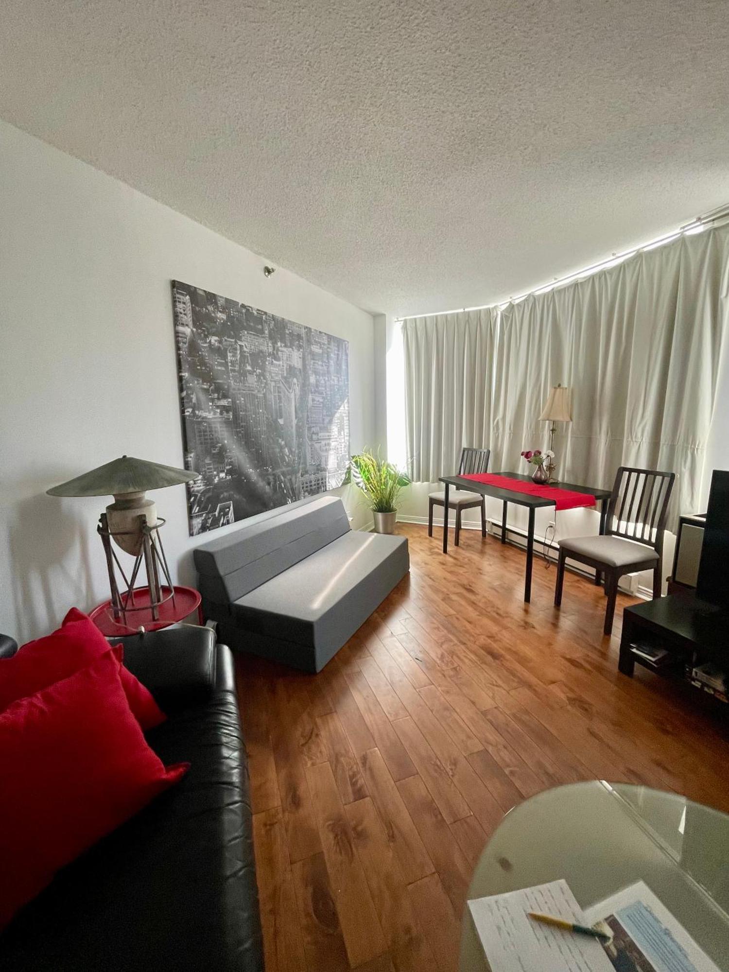 Apartment Beautiful - Gorgeous View Of The - 7 Minute Walk To Metro - Self Check In Montreal